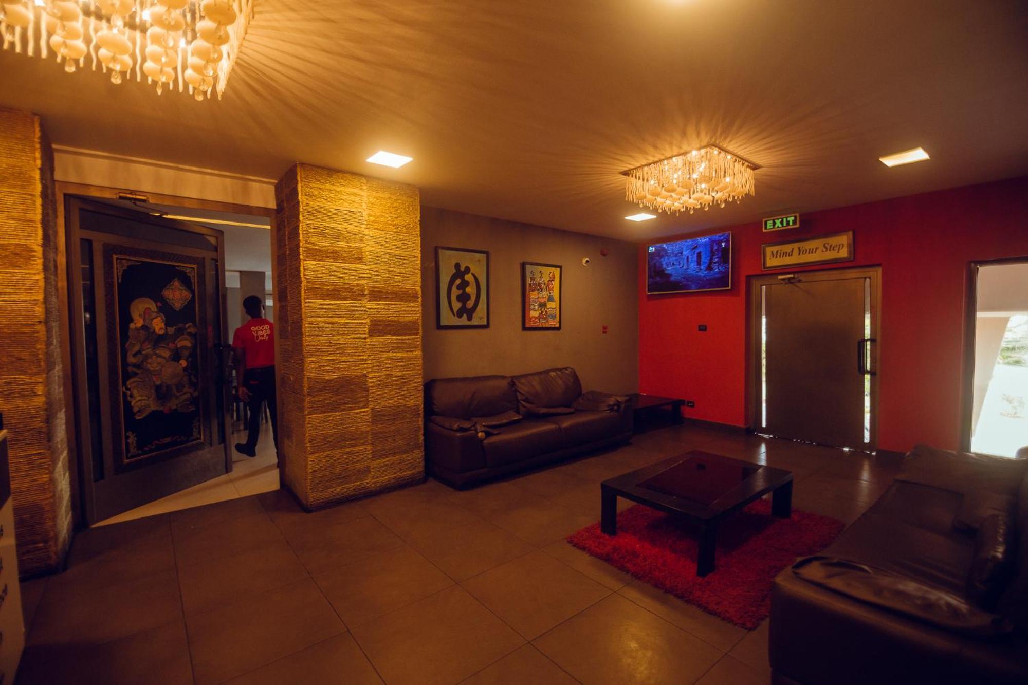 Noble House Hotel Kumasi Luaran gambar