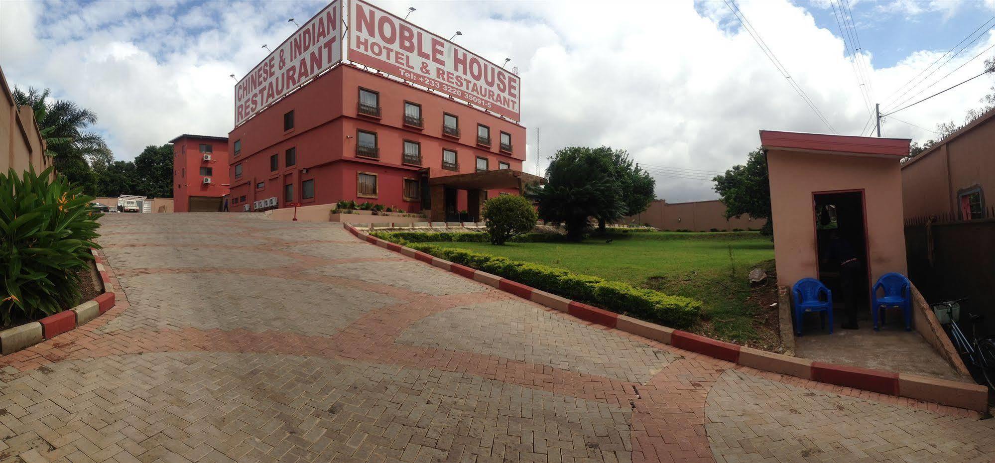 Noble House Hotel Kumasi Luaran gambar